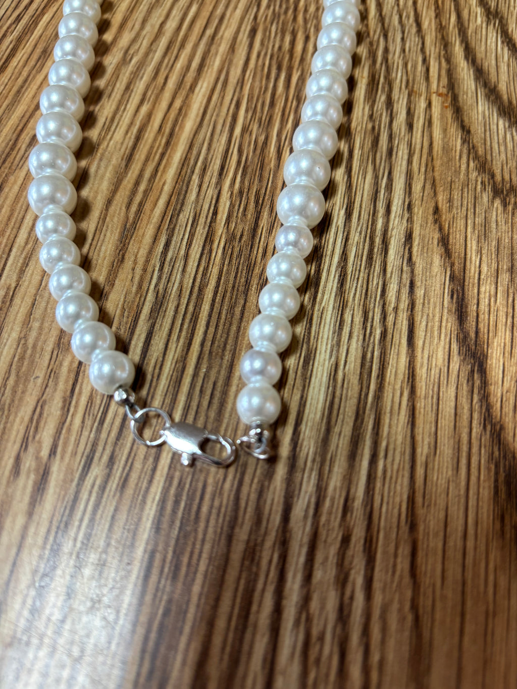 Debutante necklace clasp and white pearl-look beads