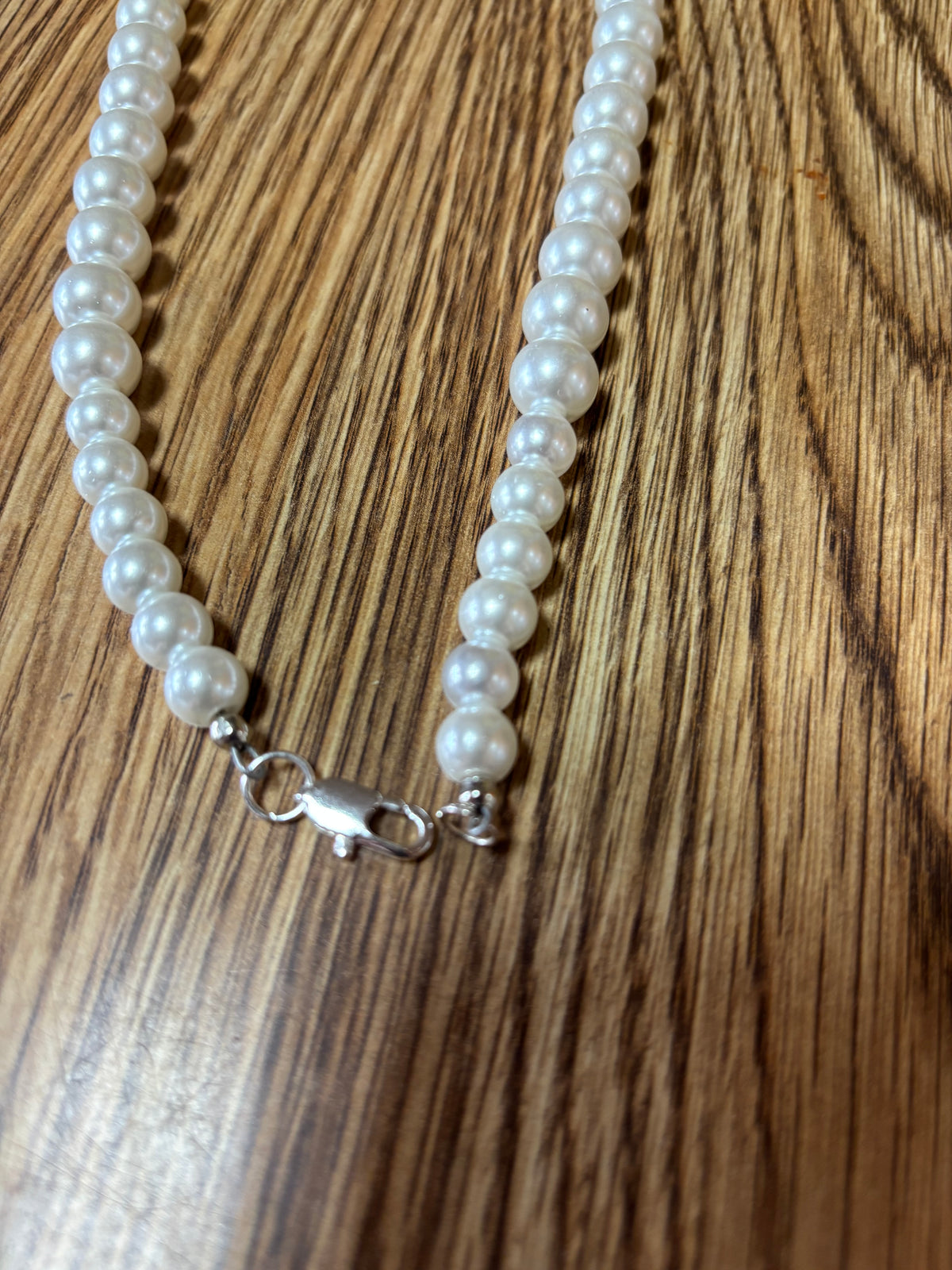 Debutante necklace clasp and white pearl-look beads